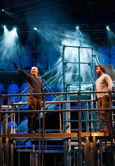 Teatr bliżej ludzi