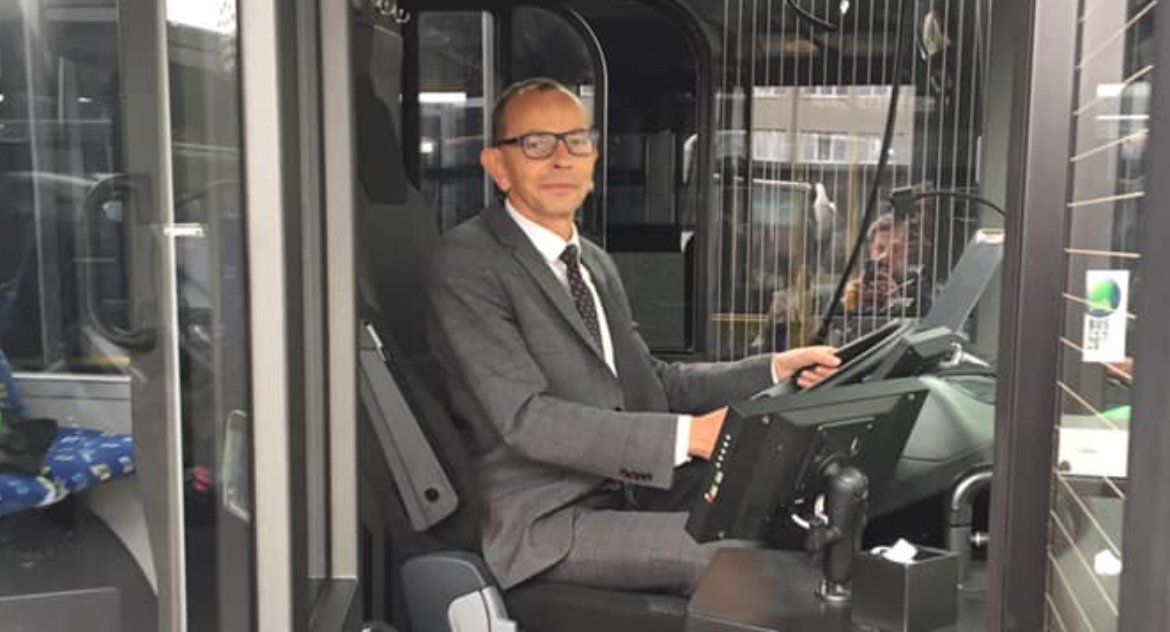 … I wtedy na koniu wjechał Zbigniew Nikitorowicz. Cały na biało!