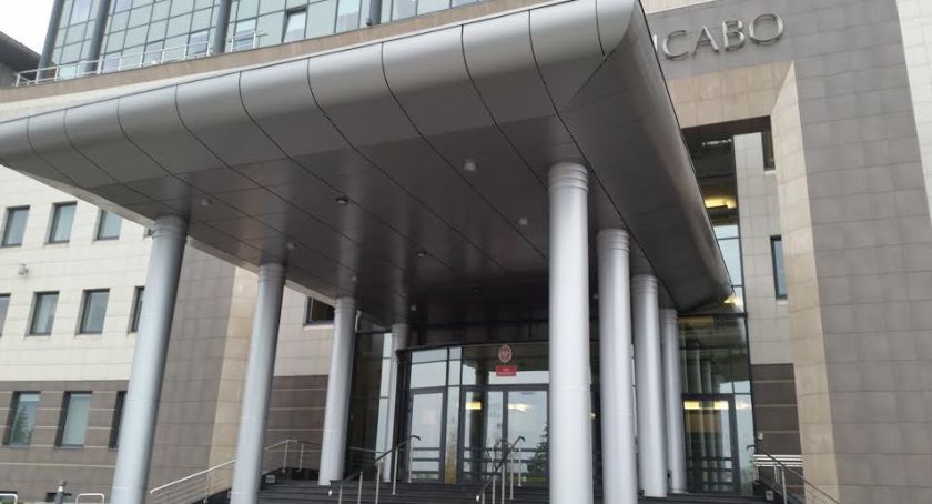 Za pomoc w porwaniu kobiety i jej dziecka mężczyzna spędzi rok za kratami