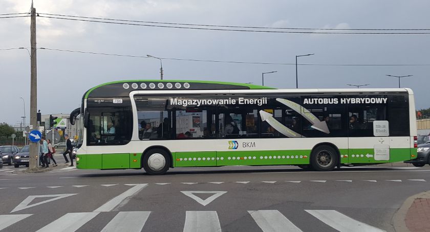 Dwa projekty umowy na powrót linii 111 i żaden nie podpisany