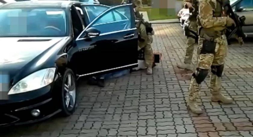 Policyjny nalot na agencje towarzyskie. Wśród 10 zlikwidowanych są agencje z Białegostoku