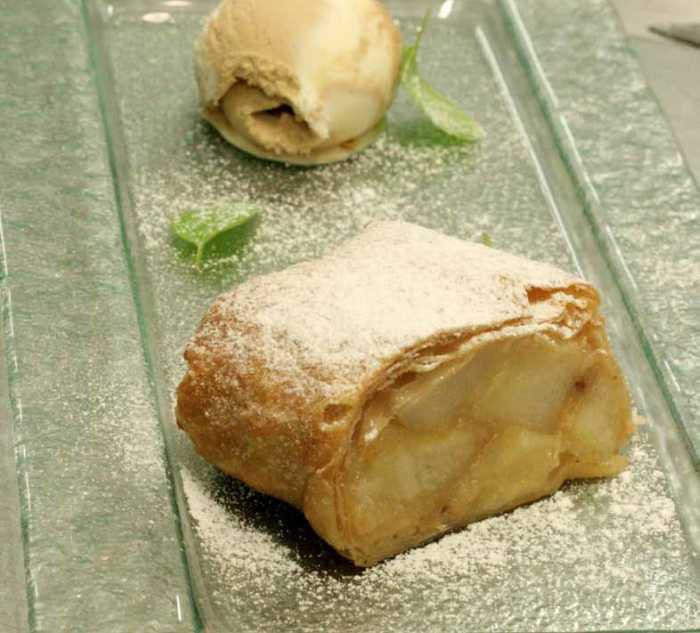 Strudel z jabłkami. I jak tu schudnąć?