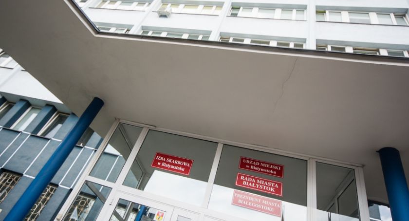 Przeprowadzka Izby Administracji Skarbowej - ze Słonimskiej na Branickiego