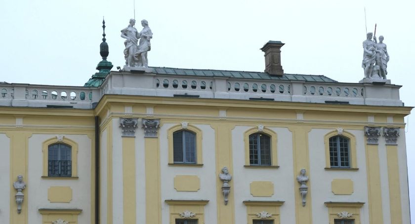 Prace renowacyjne dwóch rzeźb dobiegły końca