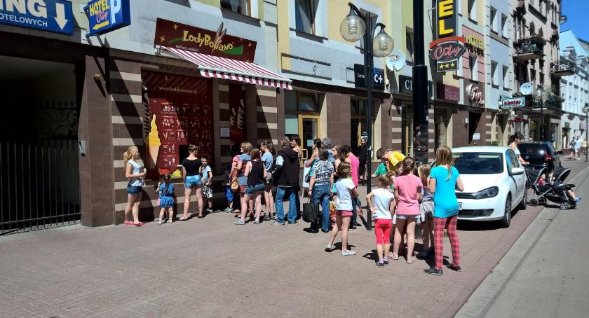 Lodziarnie budują bliskie relacje z klientami, bo to mogą być klienci na całe życie
