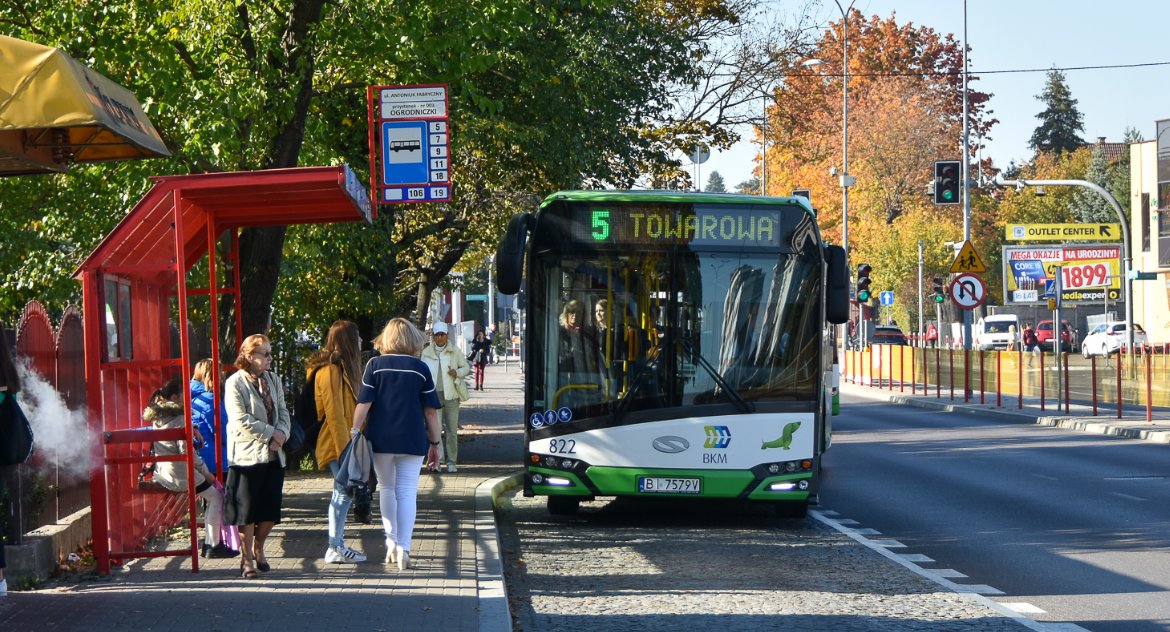 Lewica ostro o podwyżkach: Truskolaski żyje w innym świecie i nie myśli już o wyborcach. Wstyd