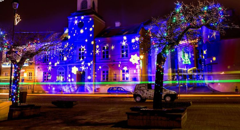 Łomżyńskie centrum podświetlone świątecznie. Na iluminacje można głosować w konkursie