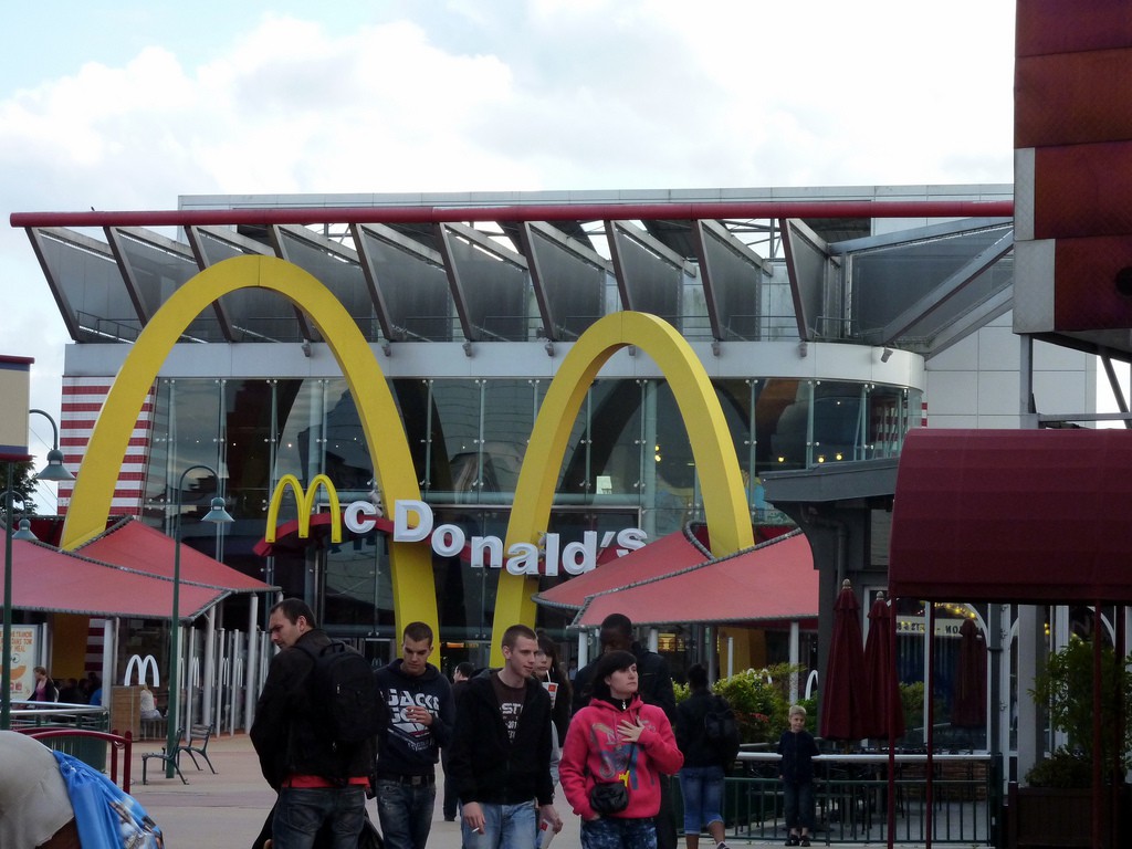 McDonald’s w dostawie także w nocy