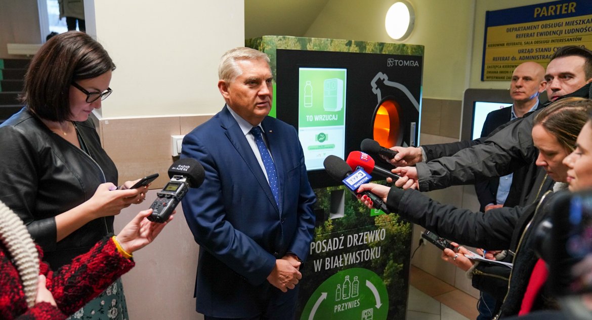 Białostoczanie skrytykowali gadżety „zamieniające” plastik w drzewko 