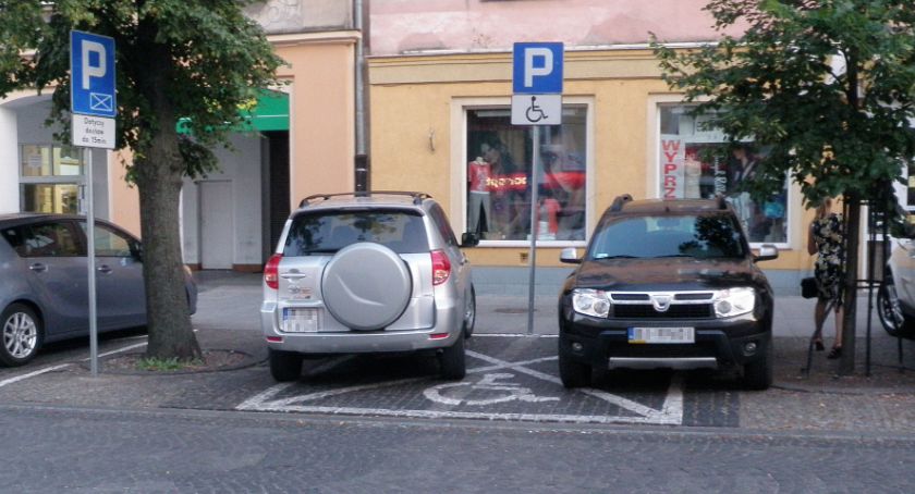 Osoby niepełnosprawne mają szczególne przywileje na drodze