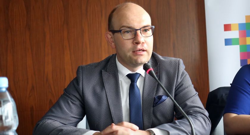 Marszałek Województwa: Nie wykorzystujmy koronawirusa do walki politycznej