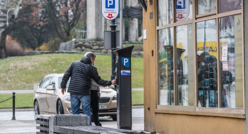 Przedsiębiorcy muszą płacić drożej za parkowanie w płatnej strefie