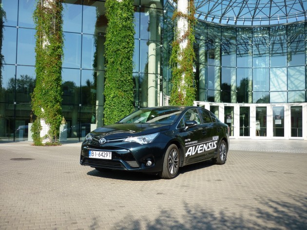 Testujemy nową Toyotę Avensis. Auto nabrało stylu