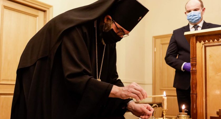 Arcybiskup Sawa Sawa dziękuje marszałkowi województwa za pomoc w sprowadzeniu Świętego Ognia