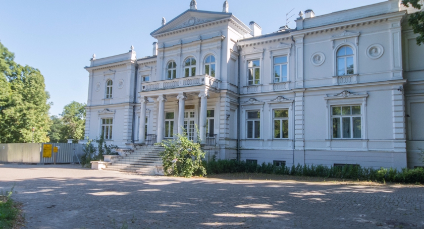 Już nie pałac. Teraz ma być domek jednorodzinny