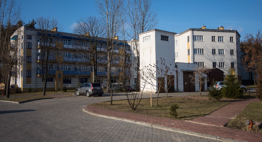 Ma zarzuty korupcyjne i chce pracować z dziećmi