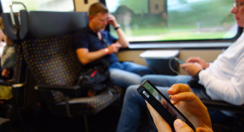 Telefoniczny savoir vivre. Co warto wiedzieć o użytkowaniu telefonu?