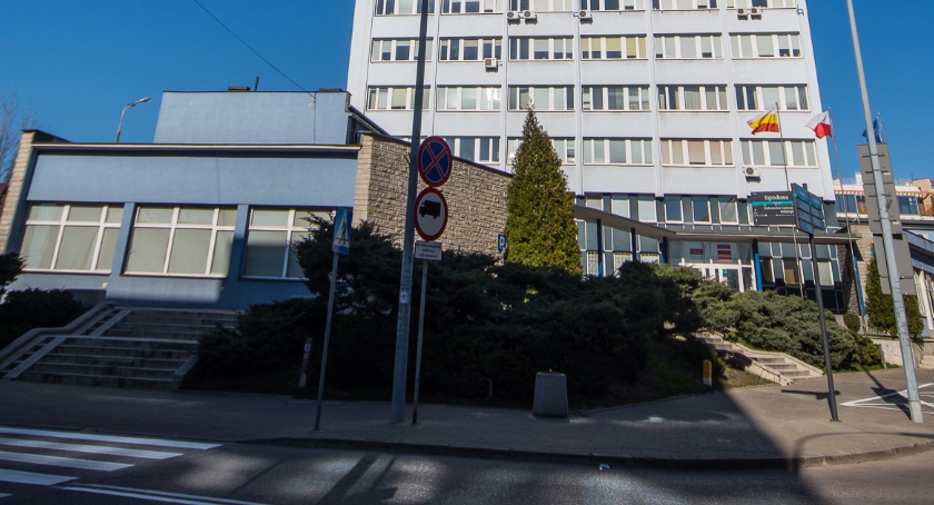 Radni dokonali samokrytyki. Czyli trele morele… Chcę referendum w niedzielę