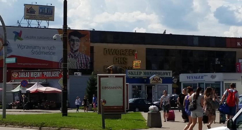Dworzec wciąż czeka na rozbiórkę