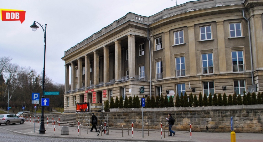 Pracownicy uniwersytetu w Komisji Nauk Humanistycznych Oddziału PAN w Olsztynie i w Białymstoku
