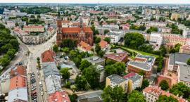 Henryk Gulbinowicz pośmiertnie pozbawiony tytułu honorowego obywatelstwa Białegostoku