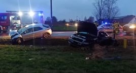 Wypadek pod Sokołami. Dwoje dzieci jechało bez fotelików i trafiły do szpitala