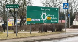 Jaka gmina w Polsce ma 2,5 tys. mieszańców oraz 2,5 km granicy? Ta co ma największe rondo