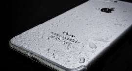 Zalałem iPhonea. Co robić? Czym prędzej udać się do serwisu!