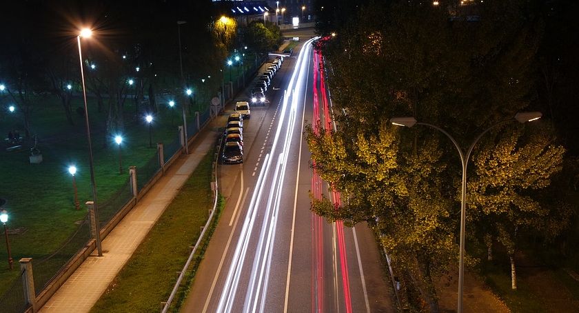 Bezpłatna regulacja świateł przed zimą przy Ostrobramskiej. Dwa terminy