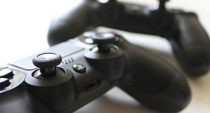Jak popularność konsol wpływa na branżę gier online