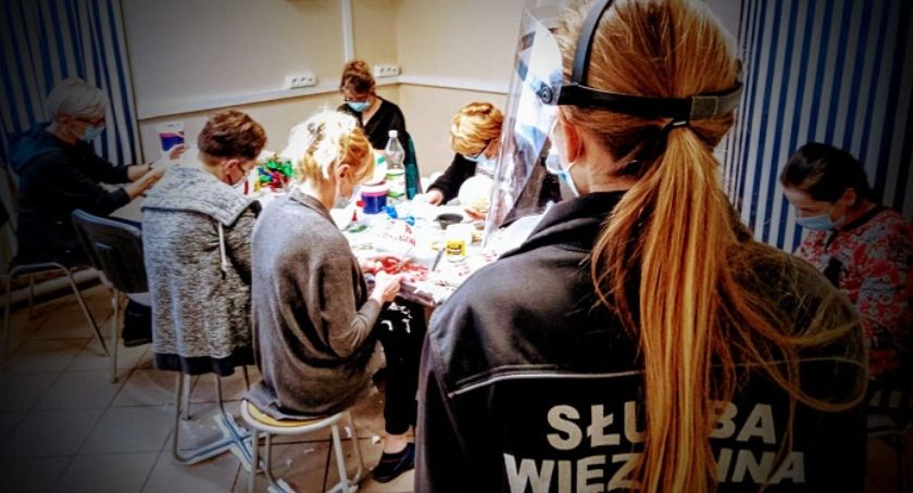 Bombki dla kombatantów od osadzonych w grochowskim areszcie