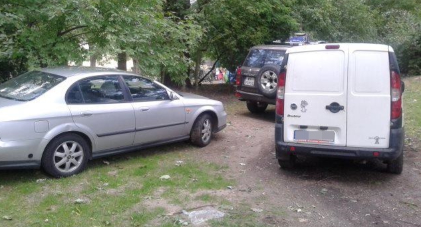 Cicho jest w Parku Skaryszewskim - park to nie parking