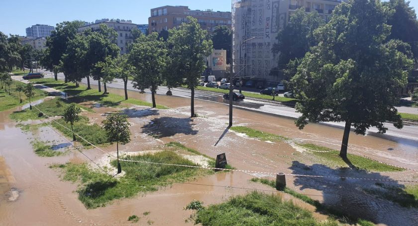 Poważna awaria wodociągów w alei Waszyngtona