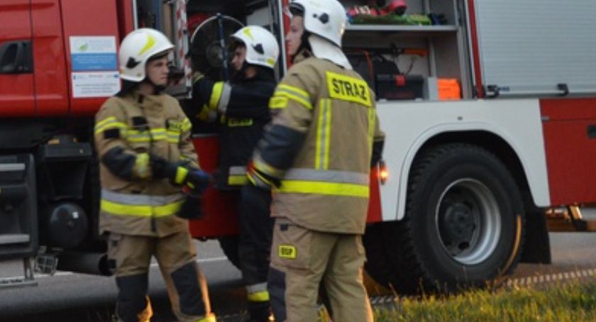 Runął pustostan na Gocławku. Sześć zastępów straży w akcji na gruzowisku