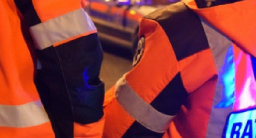 Groźne zdarzenie na rondzie Wiatraczna z udziałem autobusu. Trzy osoby ranne