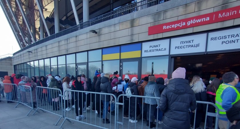 Kolejki po PESEL na Stadionie Narodowym