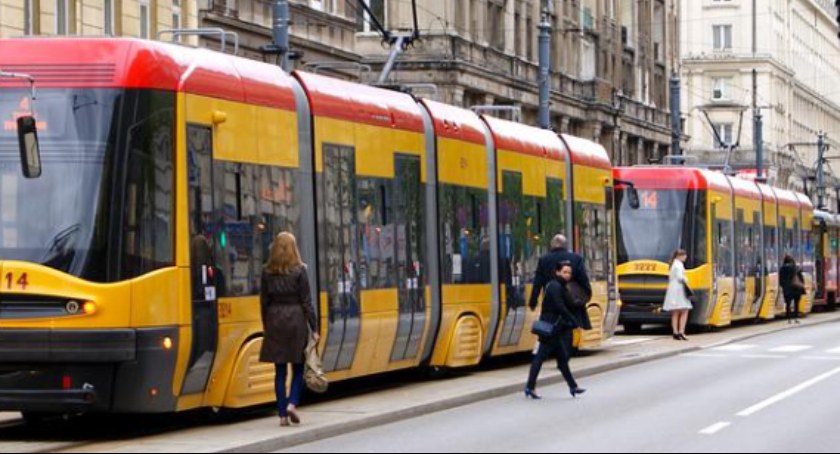 Tramwaj zderzył się ze skuterem w al. Waszyngtona