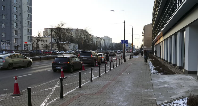 Punkt Obsługi Pasażerów i parking