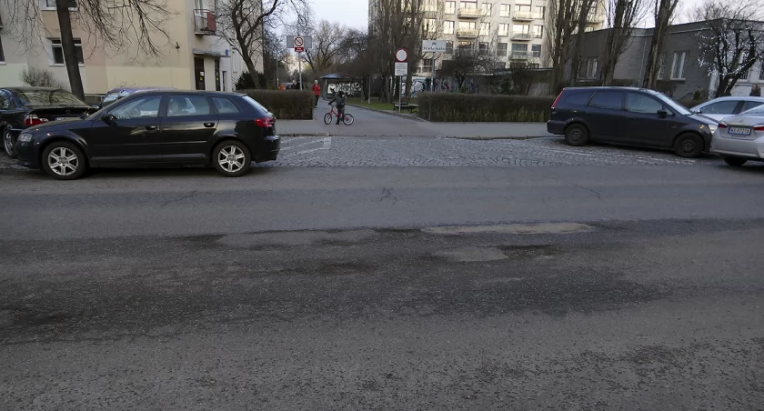 Dziurawa ulica Międzynarodowa