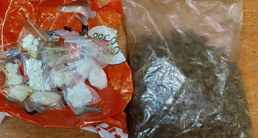 MDMA, amfetamina, mefedron i marihuana - ponad 2 kg narkotyków, 2 osoby zatrzymane (ZDJĘCIA)