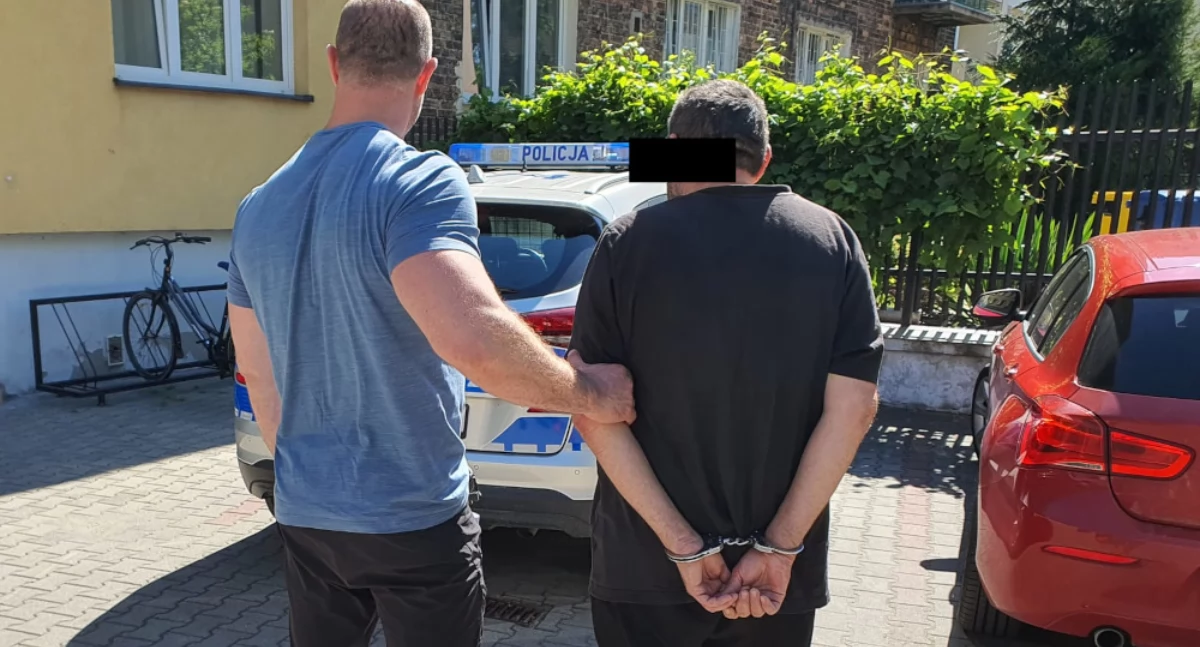 Wybijał szyby i kradł z samochodów co popadnie. Złodziej zatrzymany