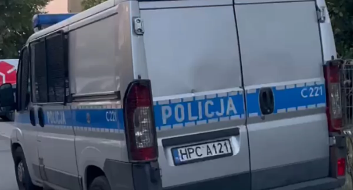 List gończy za sprawcą wypadku na Trasie Łazienkowskiej. Widziałeś? Powiadom policję!