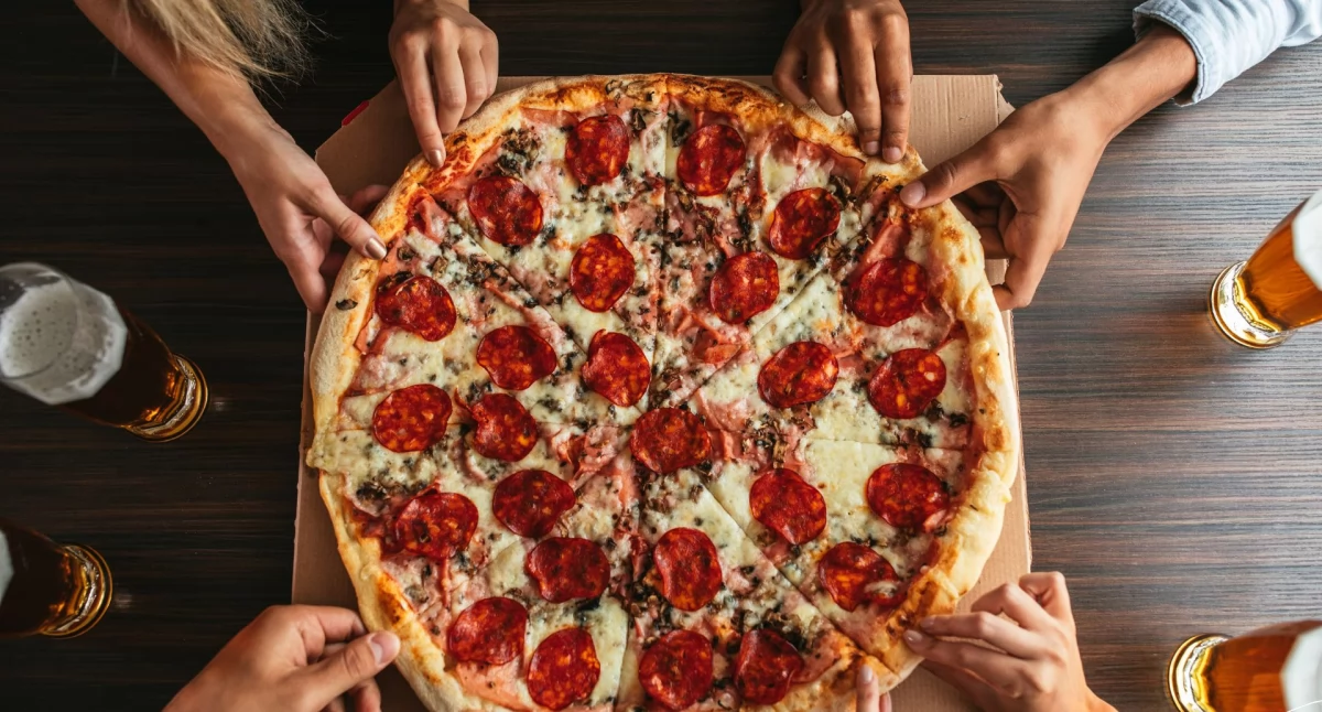 TOP 5 NAJLEPSZYCH PIZZERII NA PRADZE POŁUDNIE – RANKING WEDŁUG OPINII GOOGLE