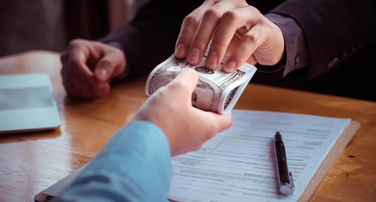 Bądź czujny, nie daj się okraść! Jak zadbać o swoje bezpieczeństwo w okresie świątecznym?