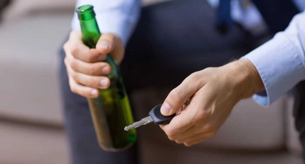 Nietrzeźwy kierowca uszkodził auta na Grochowie. Świadkowie twierdzą, że prowadził