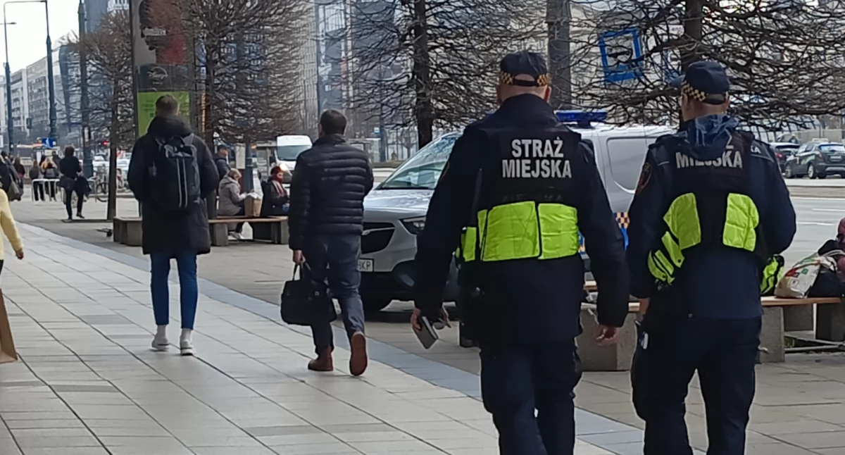 Wymachiwał nożem przed przechodniem! Wstrząsający incydent, to mogła być tragedia