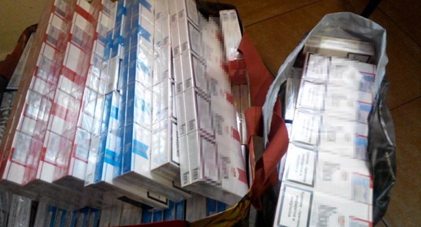 Wpadli przy Rondzie Wiatraczna z plecakiem z 600 paczkami papierosów