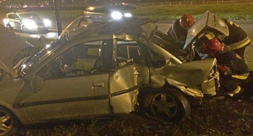 Straż pożarna publikuje zdjęcia z wypadku w Al. Stanów Zjednoczonych