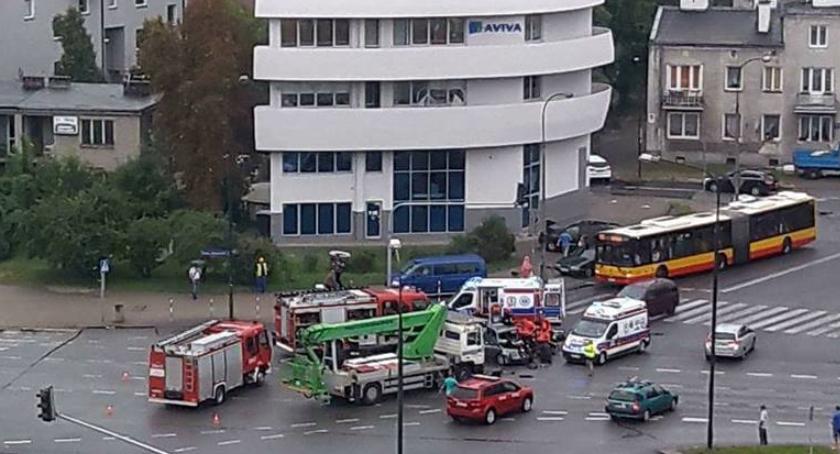 Poważny wypadek na skrzyżowaniu Al. Stanów Zjednoczonych z Grenadierów. Wielkie utrudnienia!