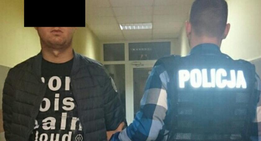 Zaatakowali ekspedientkę i zabrali łup w wysokości...650 zł